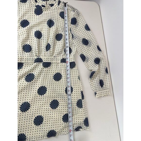 Modcloth Retro Disco Dress Mini Short Open Back Long Sleeve Size 8 Ivory Blue - Picture 13 of 13